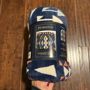 *NEW* Pendleton Plush Throw - 50" x 60" - Big Thunder